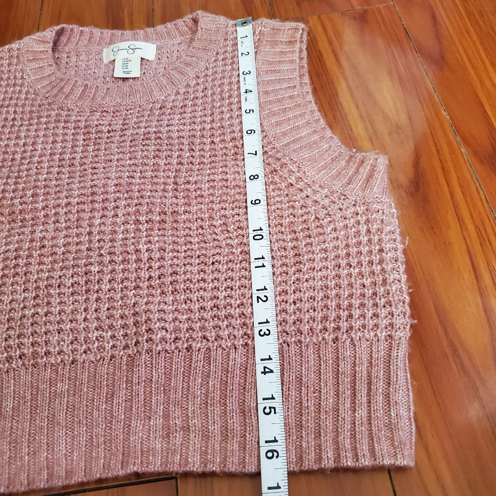 Jessica Simpson cropped vest - Picture 4 of 6